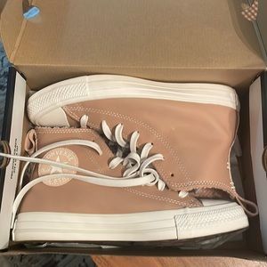 EUC converse, dusty blush pink with fluff lining size 7